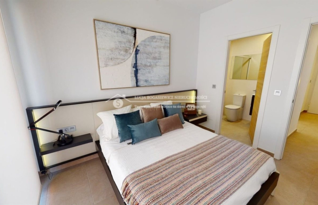 Mieszkanie z prywatnym ogrodem, 800m od morza 

 Komfortowa nieruchomość położona w  nowoczesnym kompleksie  mieszkaniowym, któ