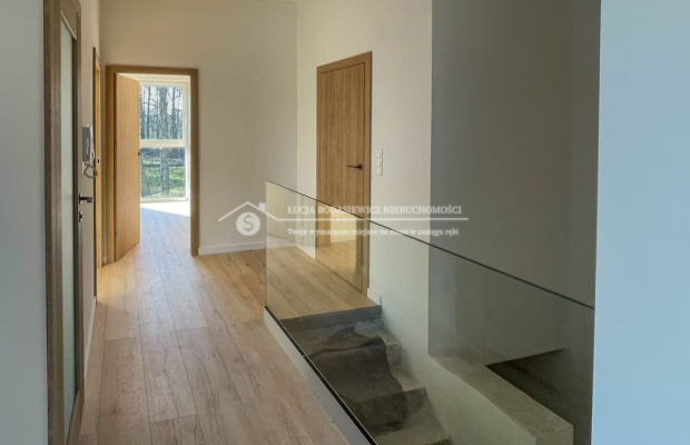 Na sprzedaż - 3-pokojowe mieszkanie z balkonem | Budynek G, Piętro 1 | Stan deweloperski 
 
Oferujemy przestronne mieszkanie o 