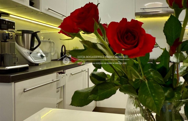 Na sprzedaż: 3-pokojowe mieszkanie 61,10 m² z dwoma balkonami i garażem | Zielona okolica | Wysoki parter 

 Zapraszamy do zapo