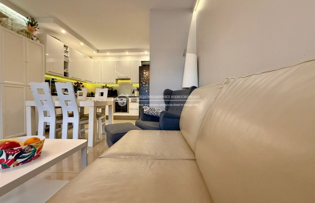 Na sprzedaż: 3-pokojowe mieszkanie 61,10 m² z dwoma balkonami i garażem | Zielona okolica | Wysoki parter 

 Zapraszamy do zapo