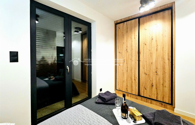 Nowa nizsza cena! 
Na sprzedaż apartament o powierzchni ok. 50 m², zlokalizowany w nowoczesnym budynku z 2024 roku, położonym w