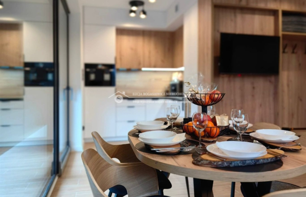 Nowa nizsza cena! 
Na sprzedaż apartament o powierzchni ok. 50 m², zlokalizowany w nowoczesnym budynku z 2024 roku, położonym w