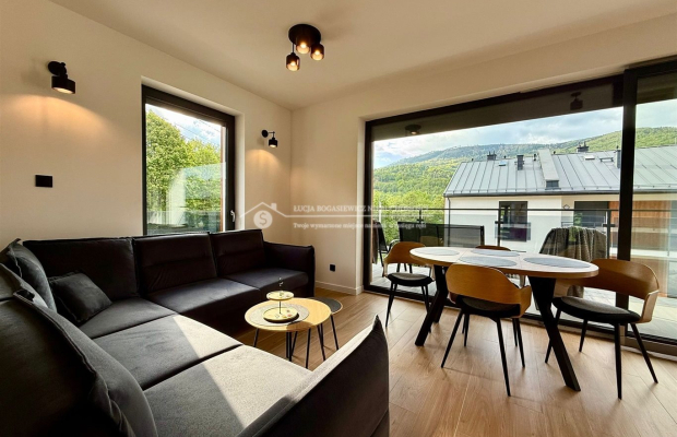 Nowa nizsza cena! 
Na sprzedaż apartament o powierzchni ok. 50 m², zlokalizowany w nowoczesnym budynku z 2024 roku, położonym w