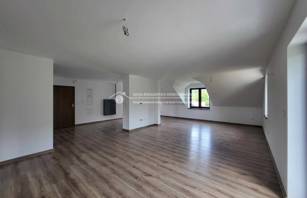 Przestronny, trzypokojowy apartament o pow. ponad 100 m2 z balkonem i 38 m tarasem z bajecznym widokiem na góry w doskonałej lo