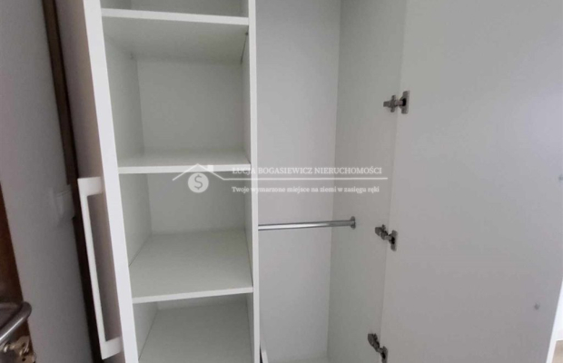 Nowoczesne 2-pokojowe mieszkanie w doskonałej lokalizacji w Bystrej, idealne dla osób ceniących aktywny styl życia i bliskość n