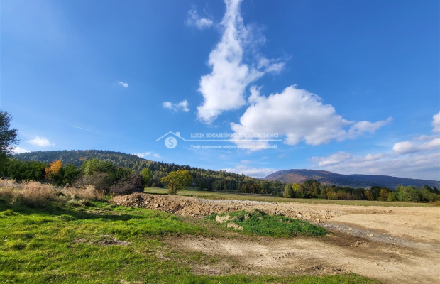 Widokowa pod dom lub inwestycję - działka blisko Szczyrku!!!   
Idealna oferta, jeśli szukasz przestronnej działki otoczonej pr