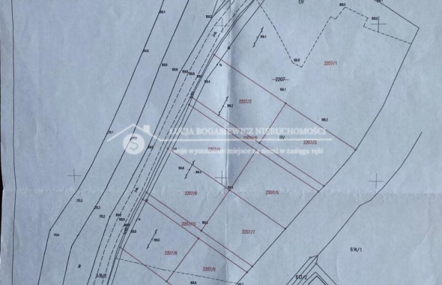 Na sprzedaż działka budowlana o pow. 41 064  m2. W dobrej lokalizacji drogi powiatowej prowadzącej na Nisko, Stalową Wolę.  

 