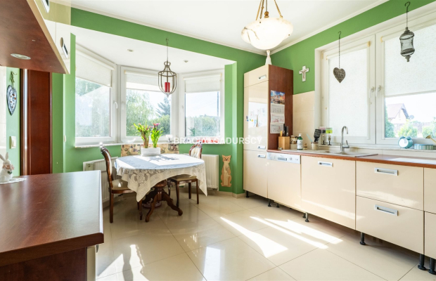 Nowoczesny dom parterowy w Łapanowie