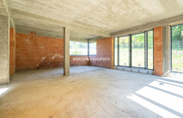 DOM POD LASEM NA WIDOKOWEJ DZIAŁCE