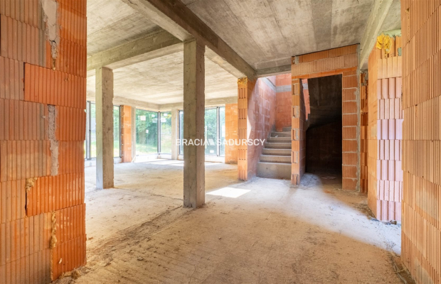 DOM POD LASEM NA WIDOKOWEJ DZIAŁCE