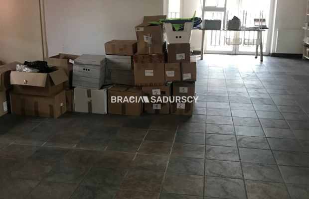 Budynek handlowo-mieszkanly Centrum Skawiny