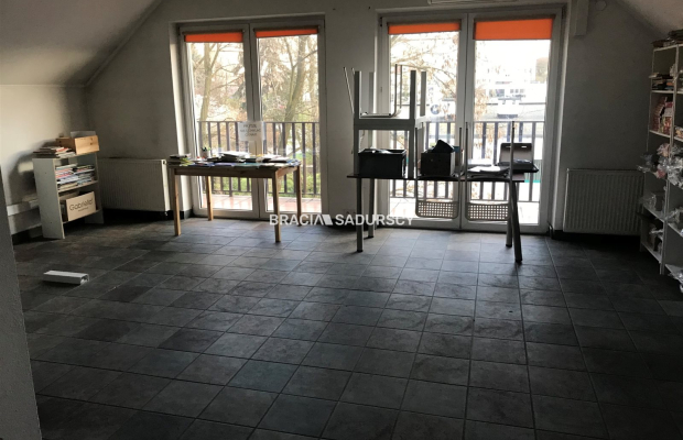 Budynek handlowo-mieszkanly Centrum Skawiny