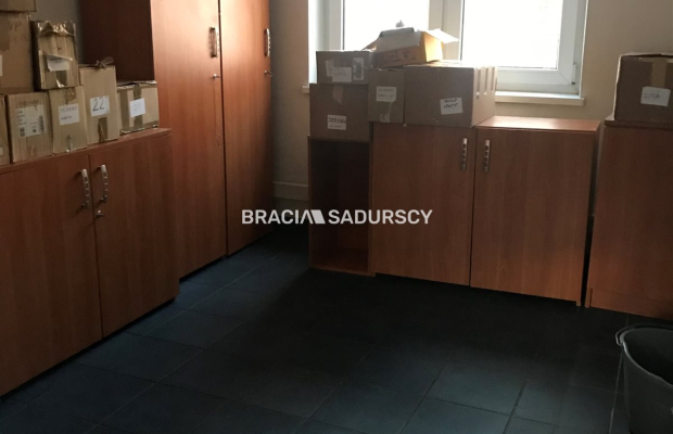 Budynek handlowo-mieszkanly Centrum Skawiny