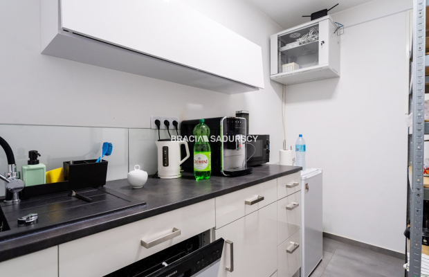 nowy lokal biurowo usługowy 110 m2 Sakwina