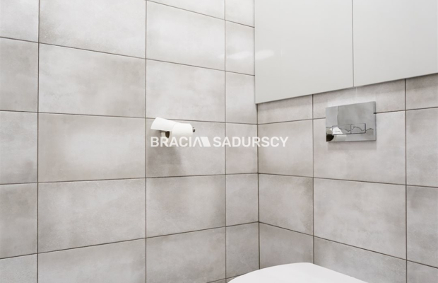 nowy lokal biurowo usługowy 110 m2 Sakwina