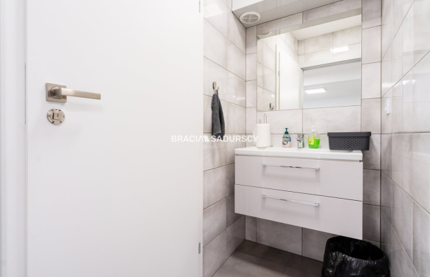 nowy lokal biurowo usługowy 110 m2 Sakwina