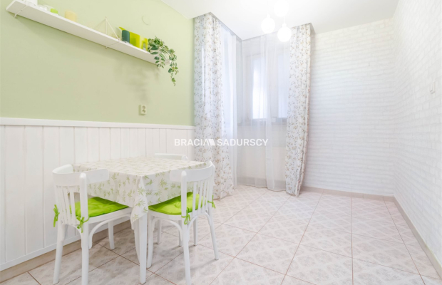 Parter, bez schodów i ograniczeń.