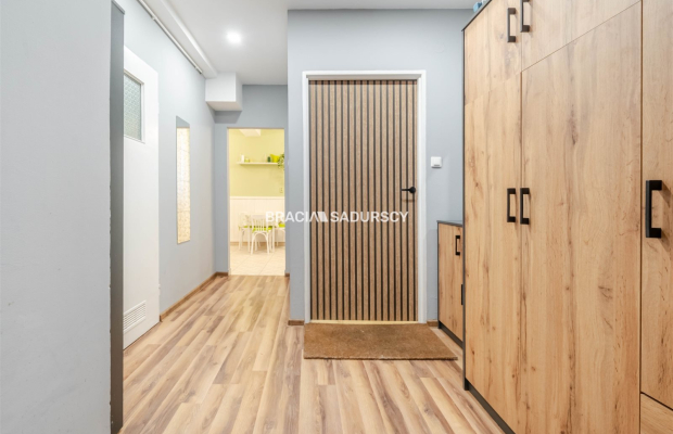 Parter, bez schodów i ograniczeń.