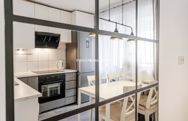 2 pok z osobną kuchnią i balkonem ul. Lipska