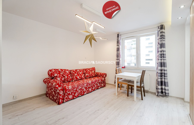 Fajne 2 pokojowe z dużym balkonem- 29. Listopada.