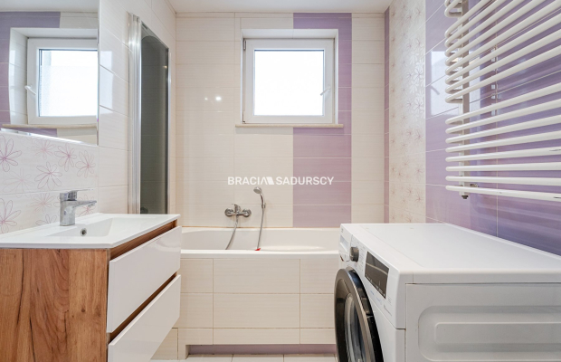 Fajne 2 pokojowe z dużym balkonem- 29. Listopada.