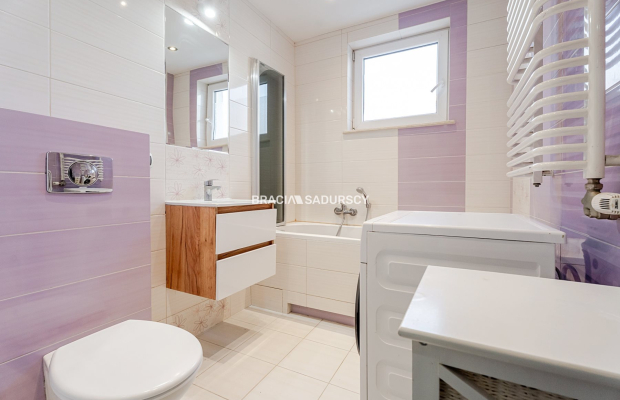 Fajne 2 pokojowe z dużym balkonem- 29. Listopada.