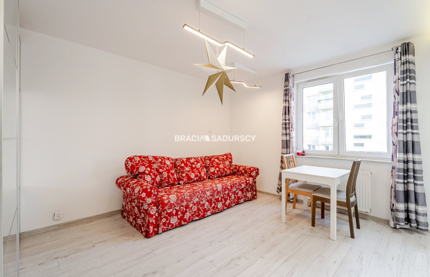 Fajne 2 pokojowe z dużym balkonem- 29. Listopada.