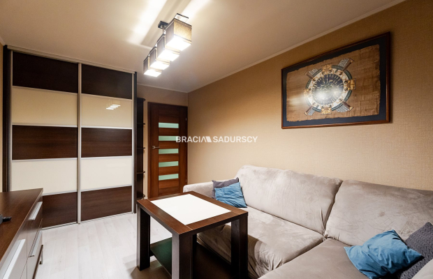 3pok (oddzielne) ok 45,5m2 os.Podwawelskie