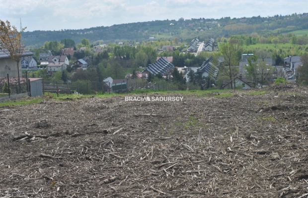 Działk MN2 przy ul. Magnoliowej w Wieliczce.