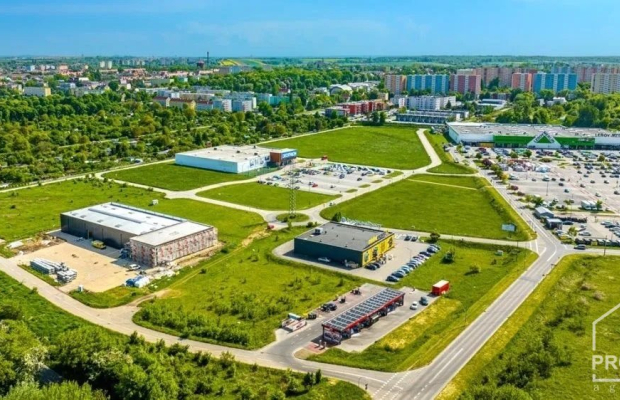 Teren inwestycyjny przy centrum handlowym ARENA