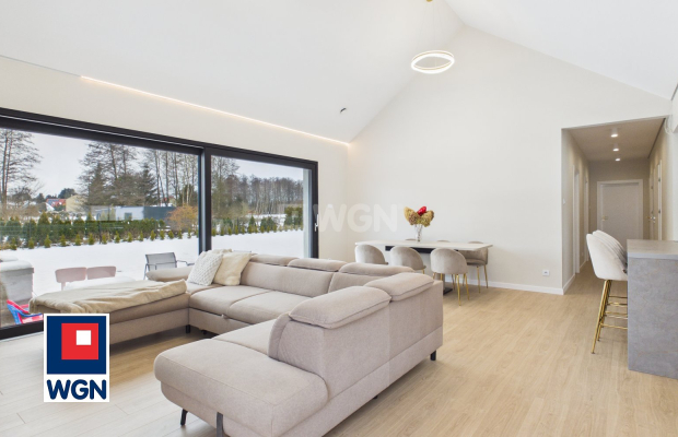 Dom jednorodzinny parterowy - projekt `Ekonomiczny 4T` , Gorzyca, gm. Lubin  
  
Ten dom łączy funkcjonalny projekt parterowy z