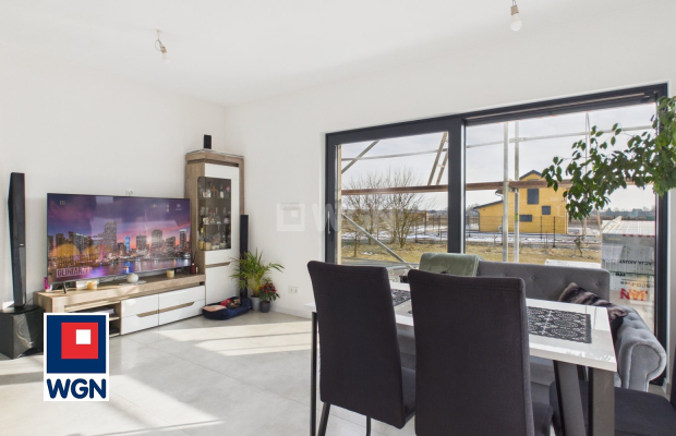 Jesiona, dom 93 m2, działka 2552 m2, sprzedam, 890 000 zł.  
  
Oferujemy na sprzedaż nowo wybudowany dom o powierzchni 93 m2. 