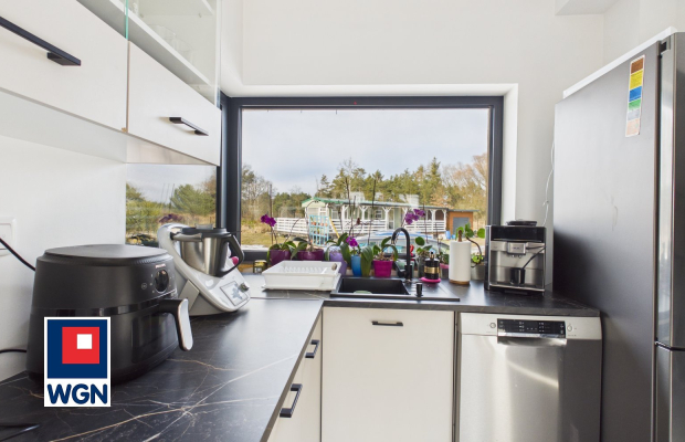 Jesiona, dom 93 m2, działka 2552 m2, sprzedam, 890 000 zł.  
  
Oferujemy na sprzedaż nowo wybudowany dom o powierzchni 93 m2. 