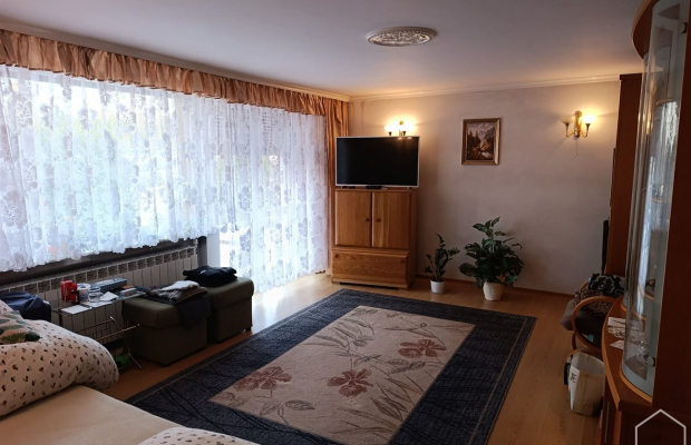 Dwukondygnacyjny dom z ogrodem w Zabrzu 