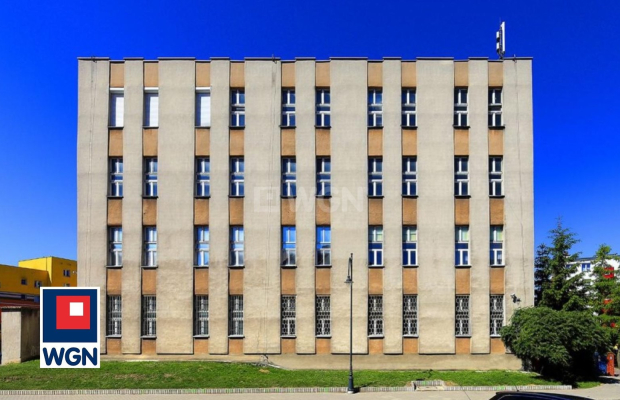 Ełk, budynek biurowy, 2564 m2, sprzedam, 1 450 000 zł, netto.  
  
Na sprzedaż budynek biurowy na dużej działce z dostępem do h