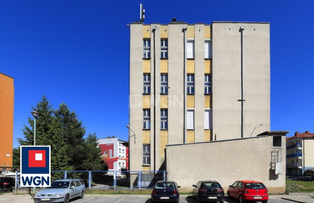 Ełk, budynek biurowy, 2564 m2, sprzedam, 1 450 000 zł, netto.  
  
Na sprzedaż budynek biurowy na dużej działce z dostępem do h