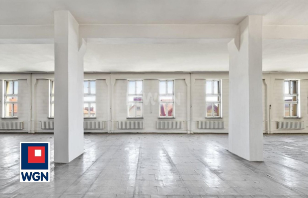 Ełk, budynek biurowy, 2564 m2, sprzedam, 1 450 000 zł, netto.  
  
Na sprzedaż budynek biurowy na dużej działce z dostępem do h