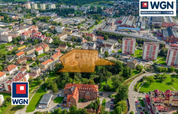 Elbląg, budynki biurowe, 9040 m2, sprzedam 4 400 000 zł, netto.  
  
Na sprzedaż kompleks budynków biurowo-technicznych z parki