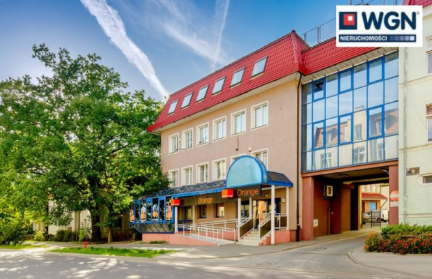 Kętrzyn, budynek biurowy, 1035 m2, sprzedam, 1 000 000 zł, netto.  
  
Na sprzedaż budynek o funkcji biurowo-usługowej w centru