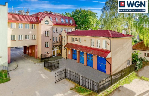 Kętrzyn, budynek biurowy, 1035 m2, sprzedam, 1 000 000 zł, netto.  
  
Na sprzedaż budynek o funkcji biurowo-usługowej w centru