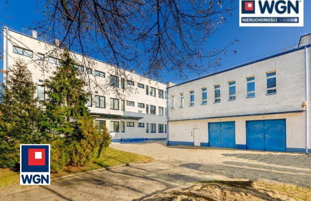 Łask, budynek biurowo-techniczny, 1850 m2, sprzedam, 530 000 zł, netto.  
  
Na sprzedaż budynek biurowy z budynkiem techniczny