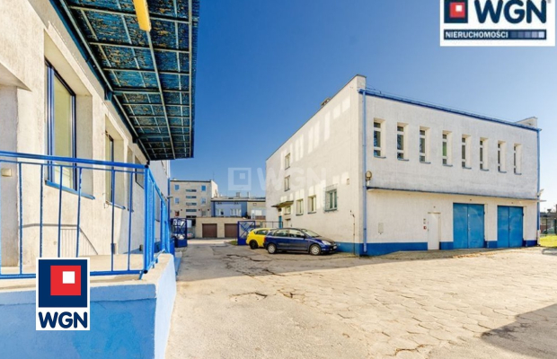 Łask, budynek biurowo-techniczny, 1850 m2, sprzedam, 530 000 zł, netto.  
  
Na sprzedaż budynek biurowy z budynkiem techniczny