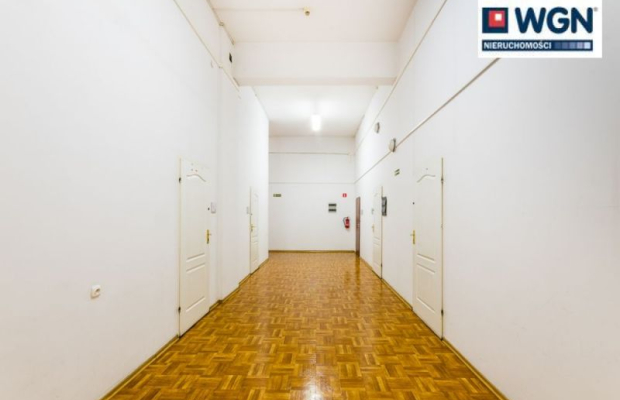 Włocławek, budynek biurowo-techniczny, 1765 m2, sprzedam, 1 190 000 zł.  
  
Przedmiotem sprzedaży jest prawo użytkowania wiecz