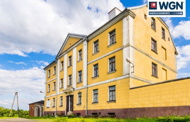 Brześć Kujawski, obiekt biurowo-techniczny, 961 m2, sprzedam, 790 000 zł netto.  
  
Historyczny budynek pod inwestycję.  
  
P