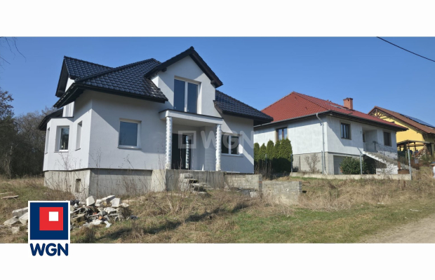 Kotla, dom stan surowy zamknięty, działka 7,6 ara, sprzedam, 850 000 zł.  
  
  
Zapraszam do zapoznania się z ofertą sprzedaży