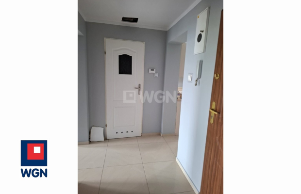 Głogów, mieszkanie, II piętro, pow 67,50 m2, piwnica 19,30 m2, sprzedam, 395 000 zł.  
  
KUPUJĄCY nie płaci prowizji !!!  
  
