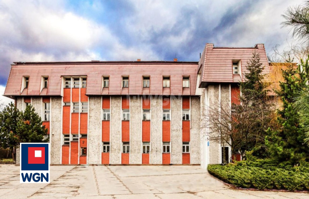 Jarocin, budynki biurowe, 2 866 m2, sprzedam, 1 870 000 PLN, netto. 
 
Działki i budynki pod mieszkania. 
 
Na nieruchomość skł