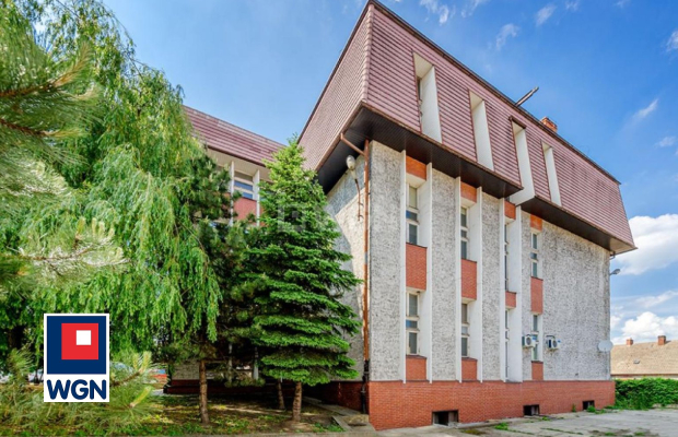 Jarocin, budynki biurowe, 2 866 m2, sprzedam, 1 870 000 PLN, netto. 
 
Działki i budynki pod mieszkania. 
 
Na nieruchomość skł