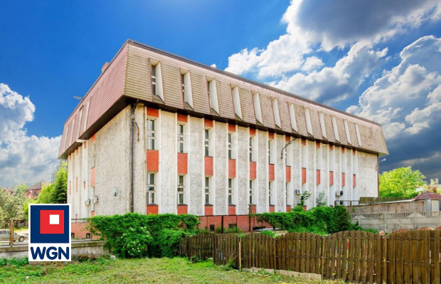 Jarocin, budynki biurowe, 2 866 m2, sprzedam, 1 870 000 PLN, netto. 
 
Działki i budynki pod mieszkania. 
 
Na nieruchomość skł