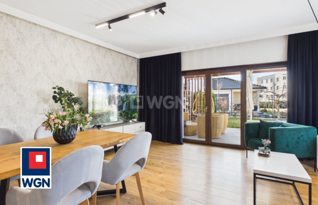 Zapraszam do zapoznania się z wyjątkową ofertą sprzedaży bliźniaka w Lubinie. 
 
Największą siłą tej nieruchomości jest ponad 3